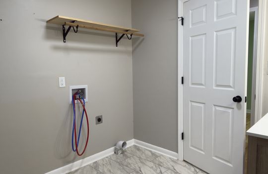 laundry space, washer/dryer hookups