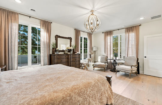primary bedroom, windows, hardwood flooring, recessed lighting
