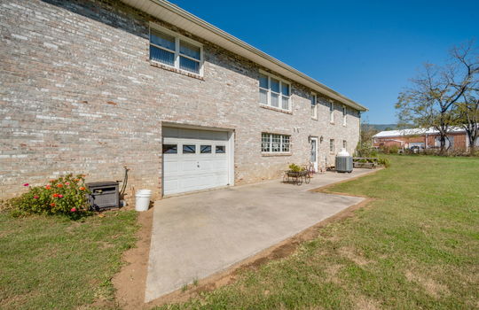 back yard, garage, garage door, patio,