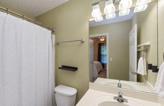 second ensuite bathroom, shower/tub, toilet, sink