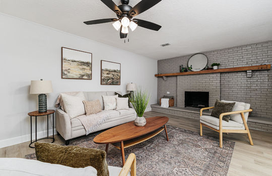 Havenwood Dr staging-10