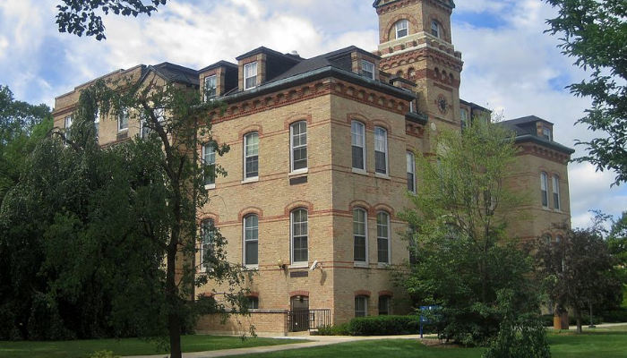 10 Bucket List Things to See and Do In Elmhurst
