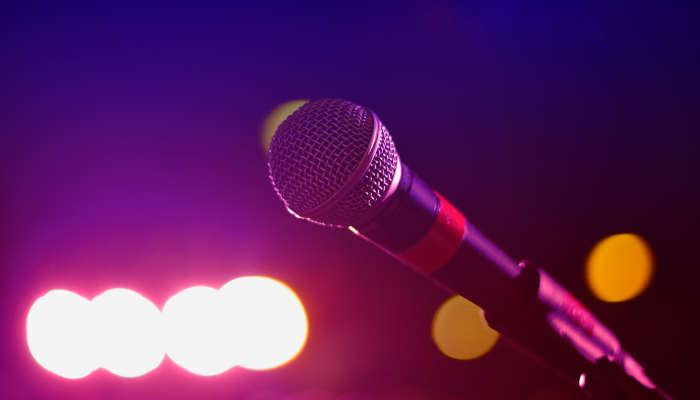 5 Chicagoland Neighborhoods for Comedy Fans