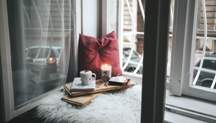 How to Create a Cozy Reading Nook For Fall and Winter
