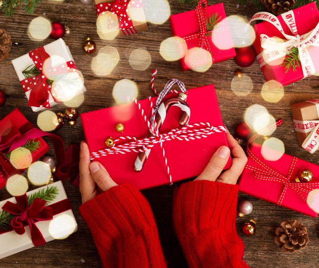 Home for the Holidays: Aurhomes Group's Ultimate Gift Guide for New Homeowners