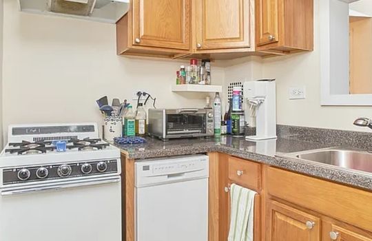 165 Christopher St #2-O - 5