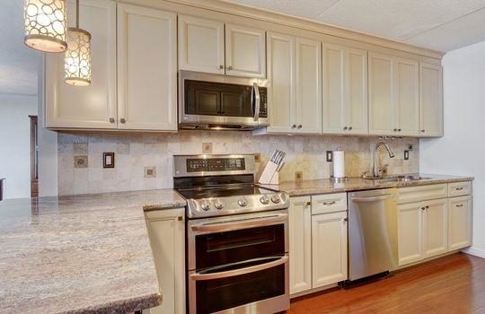 250 Gorge Rd Unit Apartment 28d Cliffside Park NJ 07010 USA-010-012-Kitchen-MLS_Size