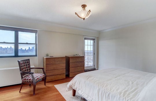 250 Gorge Rd Unit Apartment 28d Cliffside Park NJ 07010 USA-013-010-Bedroom-MLS_Size