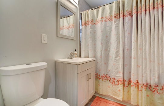 Bathroom-013-025-1334x1000