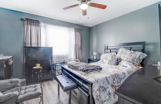 Bedroom-017-018-1334x1000