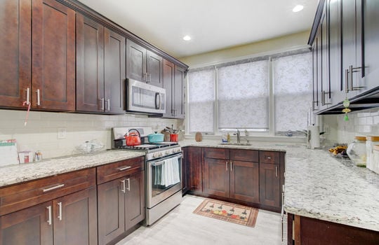 Kitchen-008-013-1334x1000