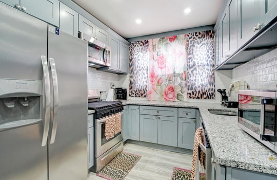 Kitchen-016-017-1334x1000