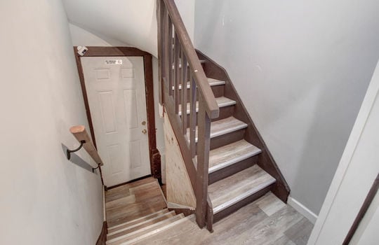 Staircase-014-019-1332x1000