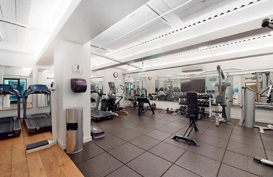 250 Gorge Rd. Cliffside Park 21B - 22