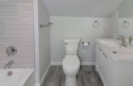 402 Travis Salix MLS 34