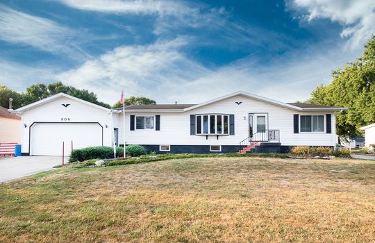 606 Poplar Salix MLS 1