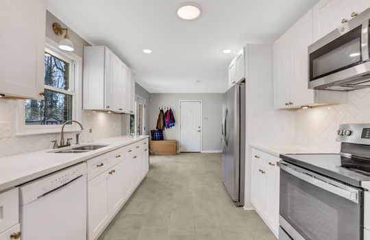 4387_Drayton_Woods_Ct_066-min