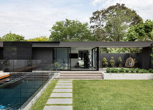 modern-house-exterior-2021-08-26-20-03-40-utc