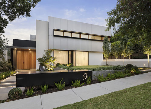 modern-house-exterior-2021-08-27-19-27-31-utc