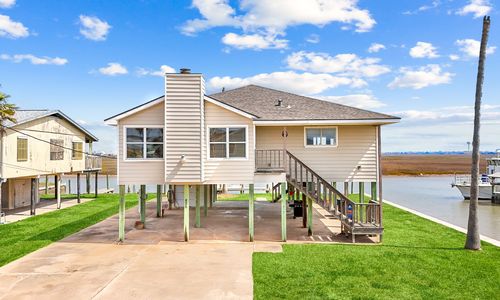 Life on Stilts: Why Elevated Homes Define Surfside &hellip;