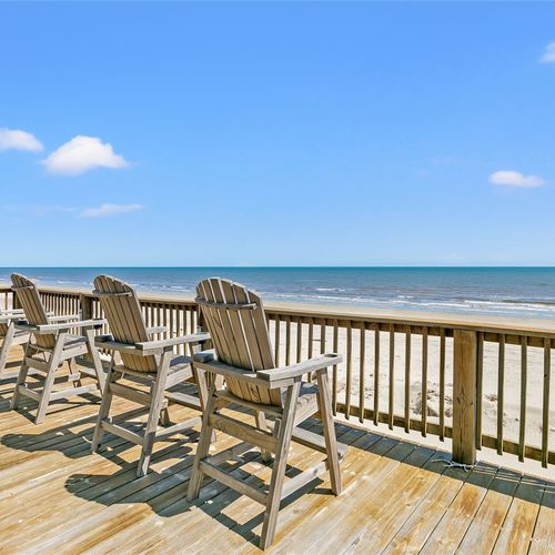 Selling a Coastal Home in Surfside Beach: What Sellers Should Know Before Listing