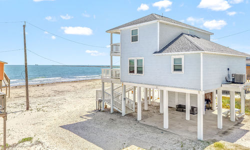 What Actually Sells Beach Houses in Surfside Beach &hellip;