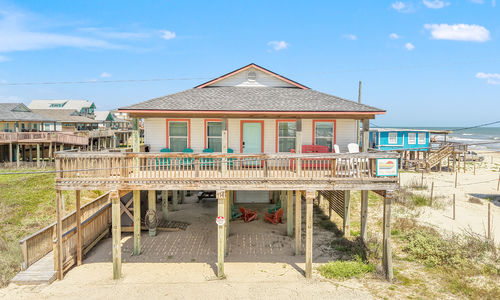 Steps from the Sand l 114 Coral Court &hellip;