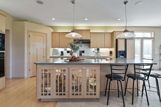 11_8942_Almquist11_mls