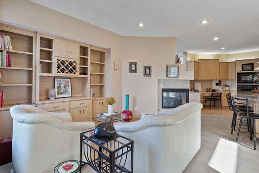 15_8942_Almquist15_mls