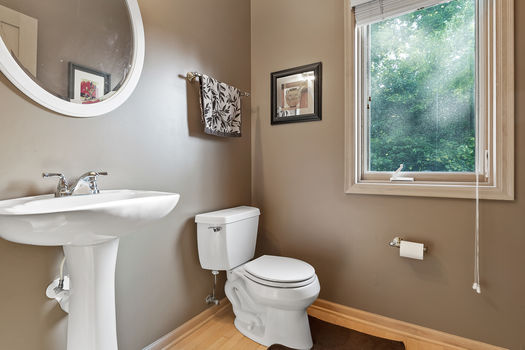 20_8942_Almquist20_mls