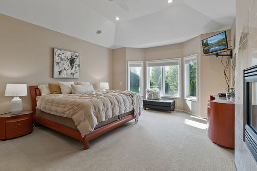 21_8942_Almquist21_mls