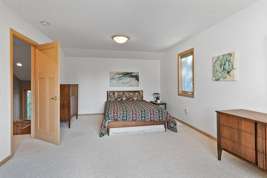 31_8942_Almquist31_mls