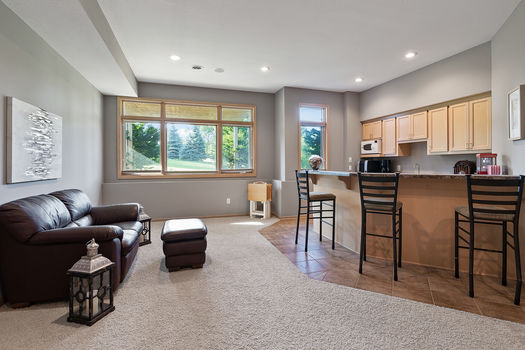 32_8942_Almquist32_mls