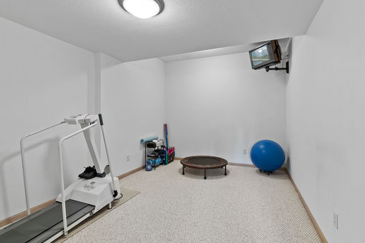 39_8942_Almquist39_mls