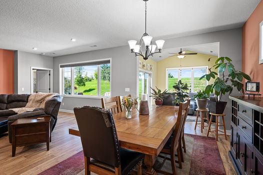 13_1005_Carriage13_mls