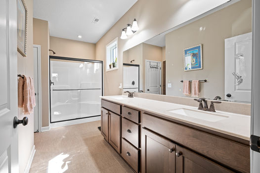 22_1005_Carriage22_mls