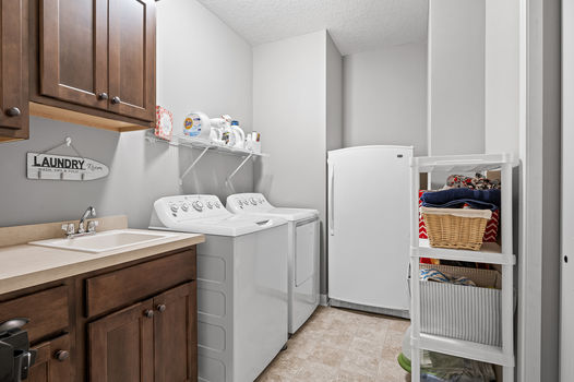 28_1005_Carriage28_mls