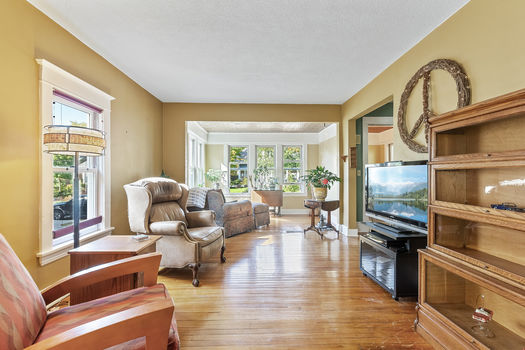 07_3213_Emerson7_mls