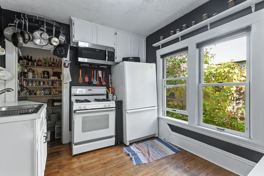 12_3213_Emerson12_mls