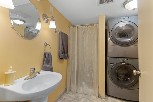 22_3213_Emerson22_mls