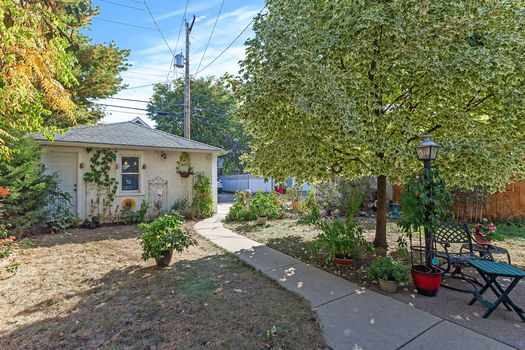 29_3213_Emerson29_mls