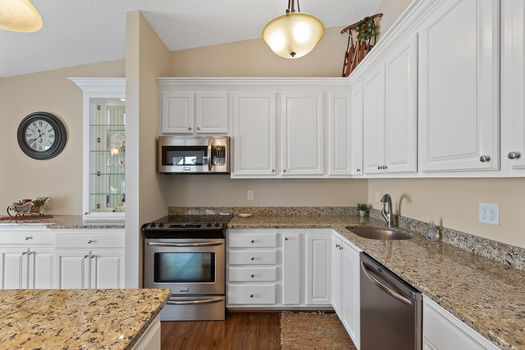 12_1081_Weston12_mls