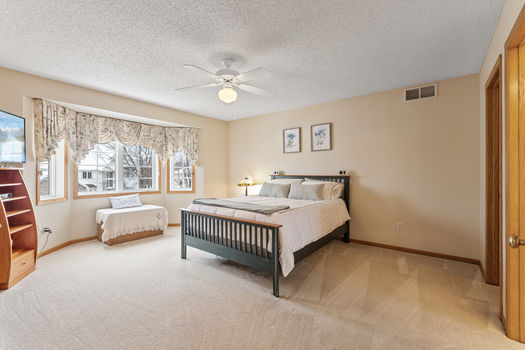 26_9654_Jonathan26_mls