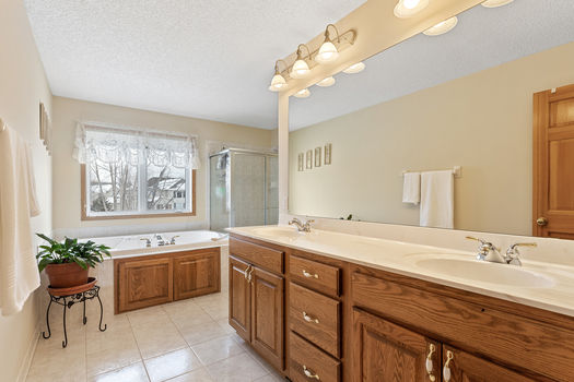 30_9654_Jonathan30_mls