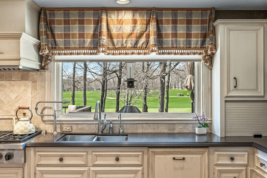 24_2890_Autumn_Woods24_mls