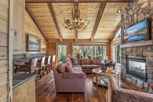 43_2890_Autumn_Woods43_mls