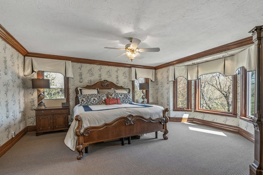 52_2890_Autumn_Woods52_mls