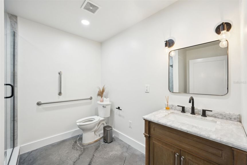 32-web-or-mls-S 12th St 2-1104-032