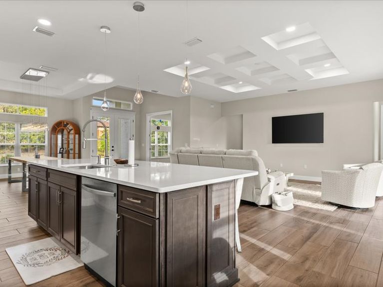 40-29 Old Oak Dr S (40 of 65)