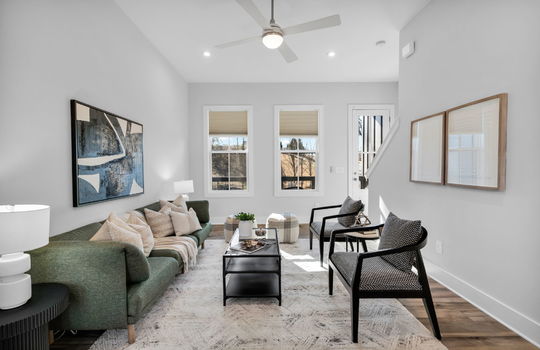 942 Spencer Ave Living1